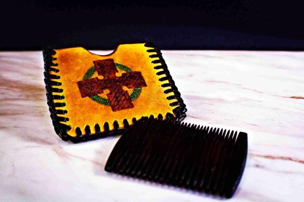 Rosewood Comb & Leather Sheath